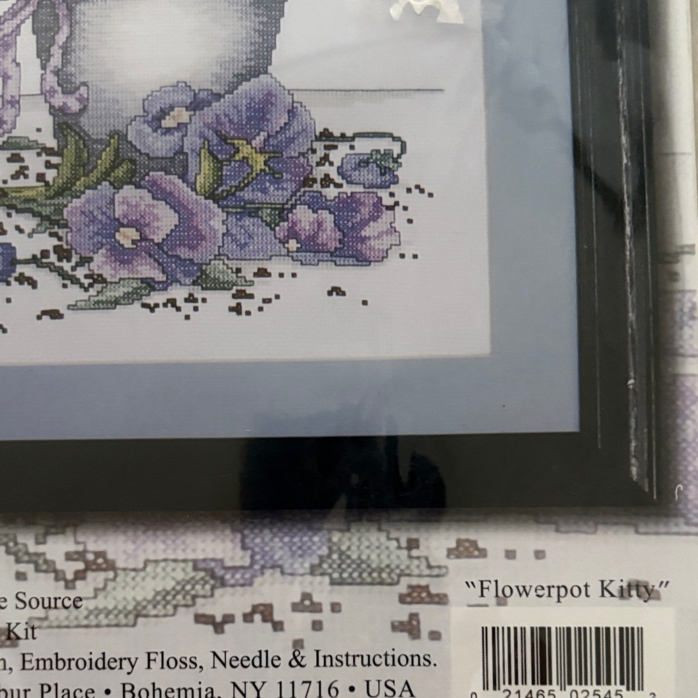 Charming Cat in Pot Cross-Stitch Kit - Gray and Purple - Picture 4 of 5